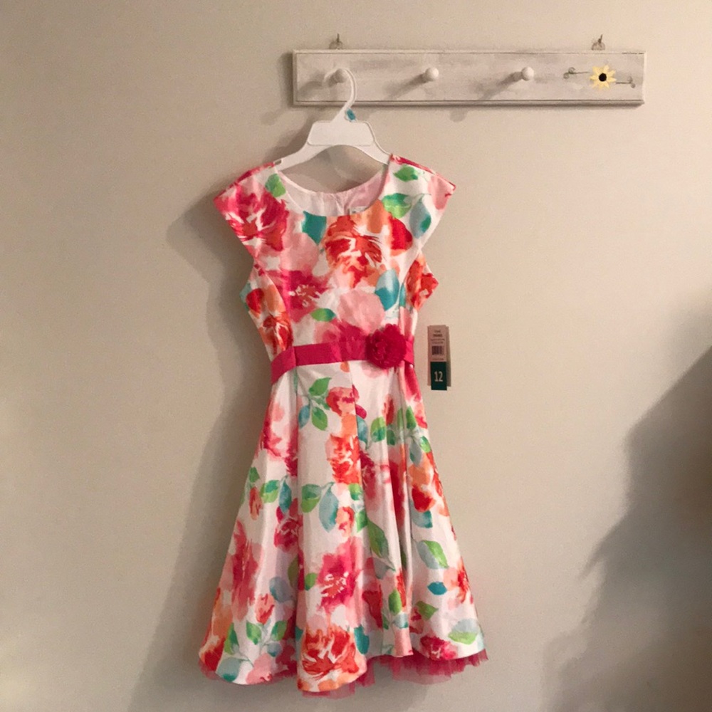 Very beautiful floral dress for girls size 12.